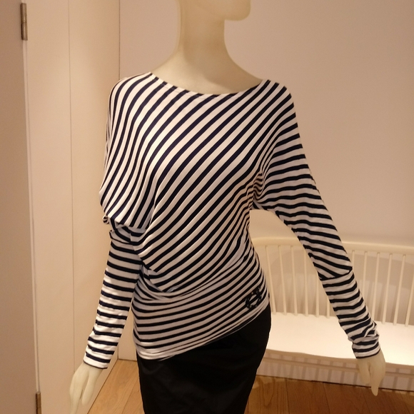 Salvatore Ferragamo asymmetric hem t-shirt - Picture 1 of 8